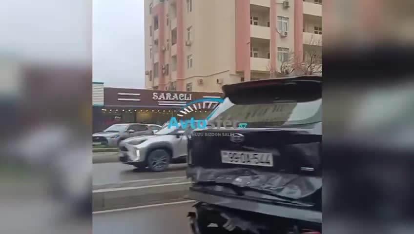 Ara məsafəsi saxlamayan sürücülər zəncirvari qəza törətdi