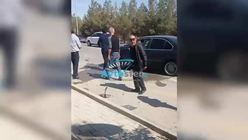 Şirvanda “VAZ” əvvəl “BMW”yə, sonra ağaca çırpıldı 