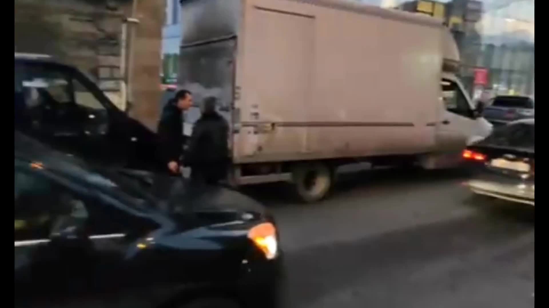 Bakıda qəza törədən sürücülər dava etdilər