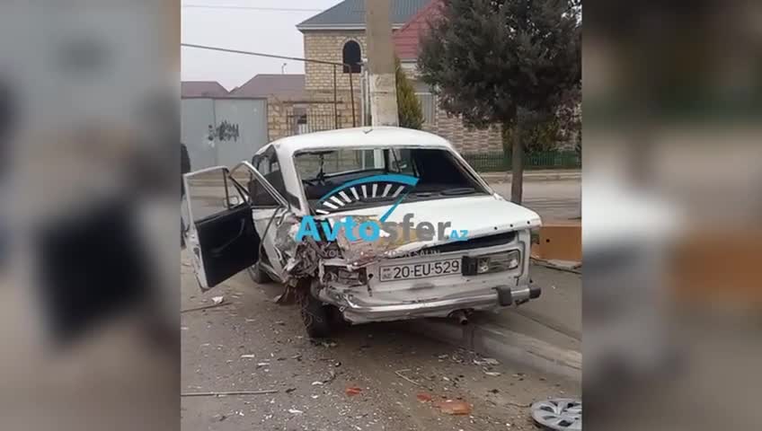 Göygöldə qəza: “Toyota” yolda dayanmış “VAZ”la toqquşdu