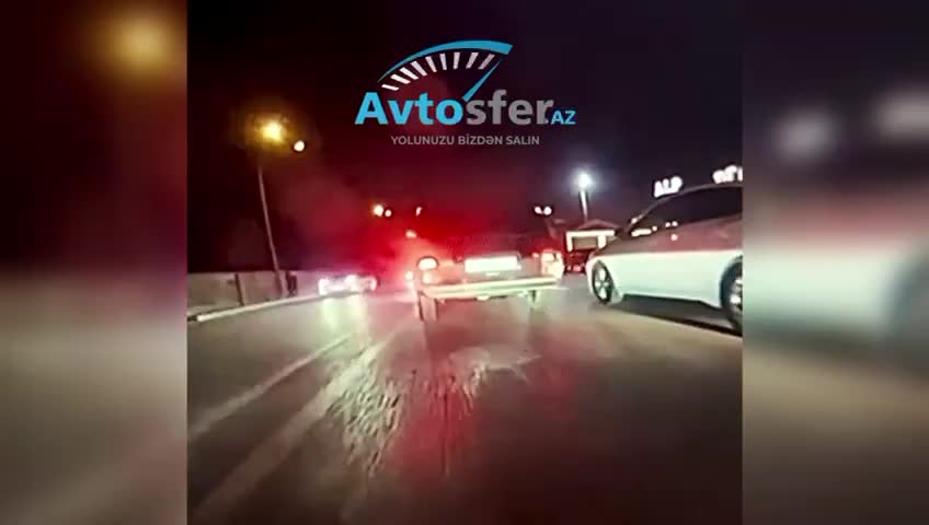 Güzgüyə baxmadan manevr edən “Niva” sürücüsü qəza törətdi