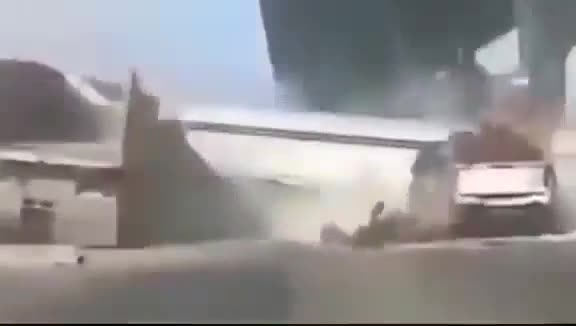 Yük yeri açıq qalan maşın piyada keçidinə çırpıldı; 1 nəfər öldü