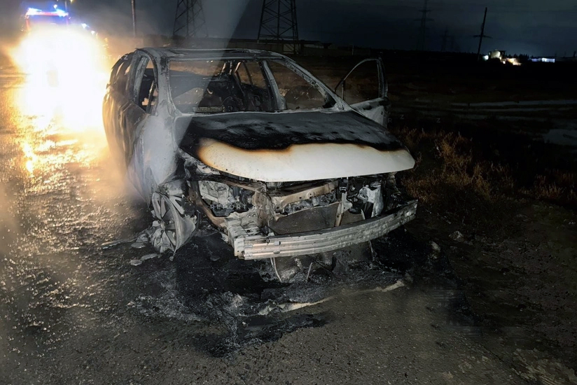 Sumqayıtda avtomobil yanaraq külə dönüb