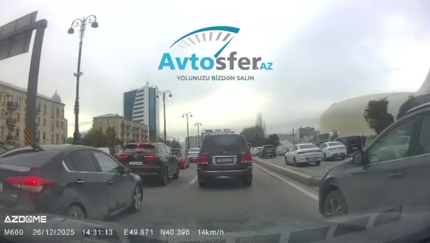 Qadın sürücü baş yola çıxaraq təhlükə yaratdı