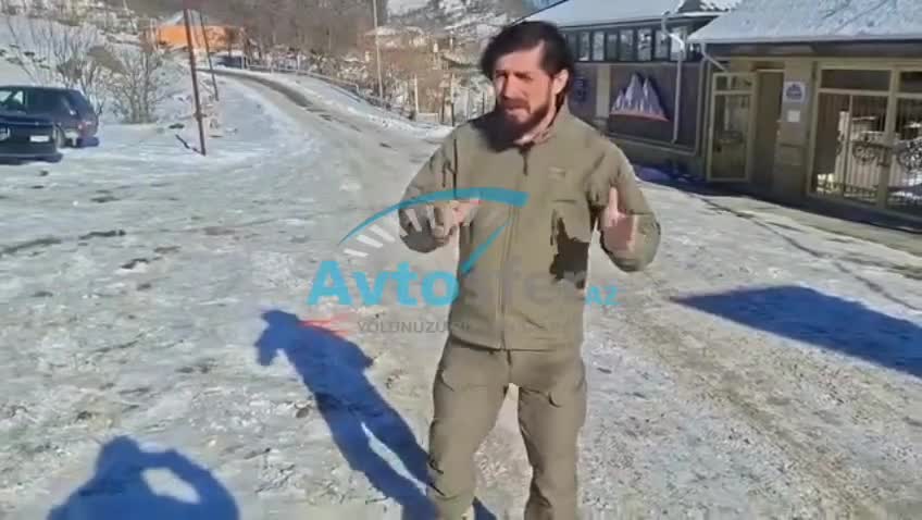 Qarlı havada sürücülər niyə qəzaya düşür?