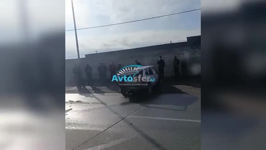 Maştağada zəncirvari qəza: Üç maşın bir-birinə çırpıldı 