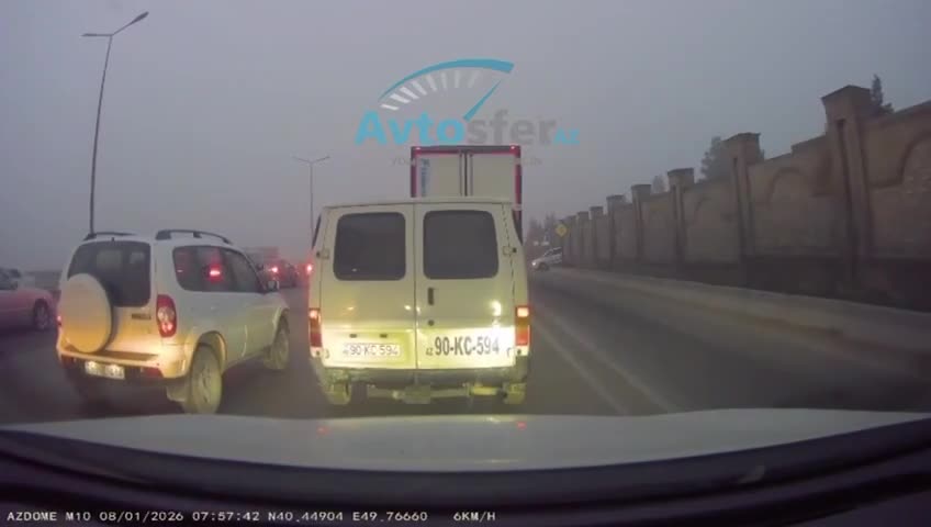 Tıxacdan “çıxış yolu”nu tapan sürücülər 