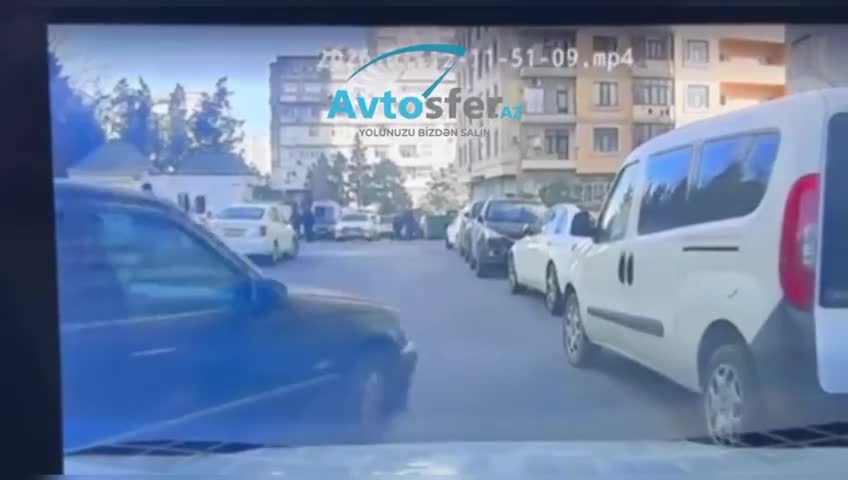 Ən sadə qaydanı pozan sürücü təhlükəli anlara səbəb oldu