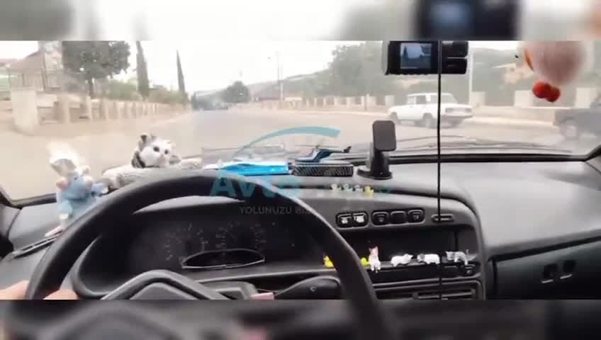 Qəfil maşının önünə çıxan piyada qəzaya səbəb oldu 