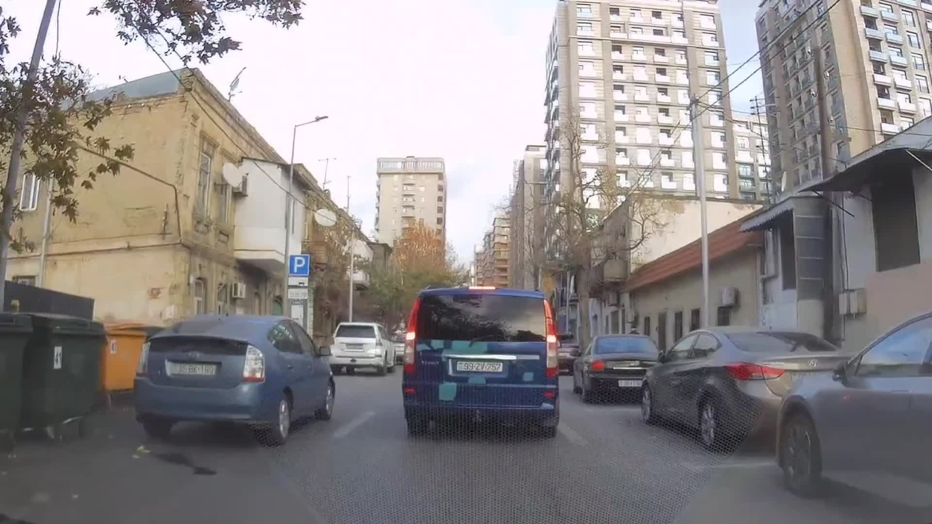 Məsafəni qısaldan sürücü birtərəfli yolda 