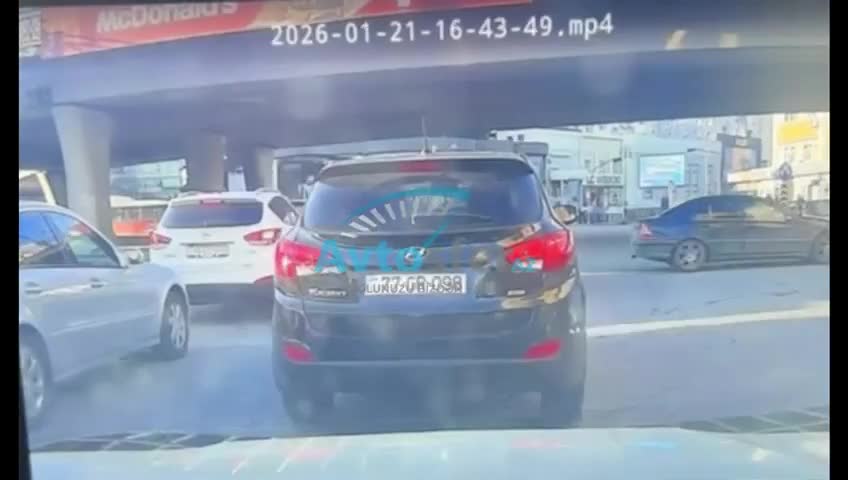 Ard-arda qayda pozan sürücü sonda qəza törətdi 