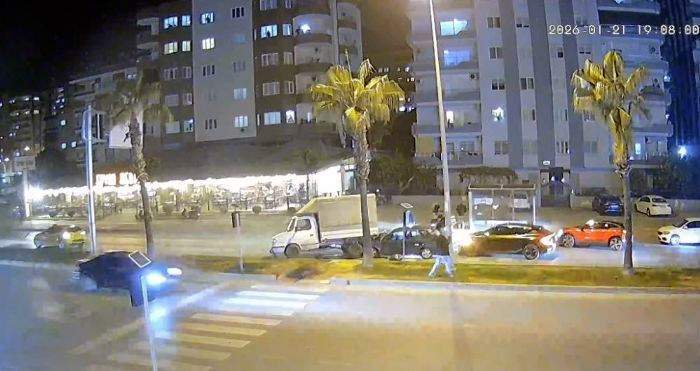 Piyadalara “zebra”da yol verən sürücü qəzaya səbəb oldu