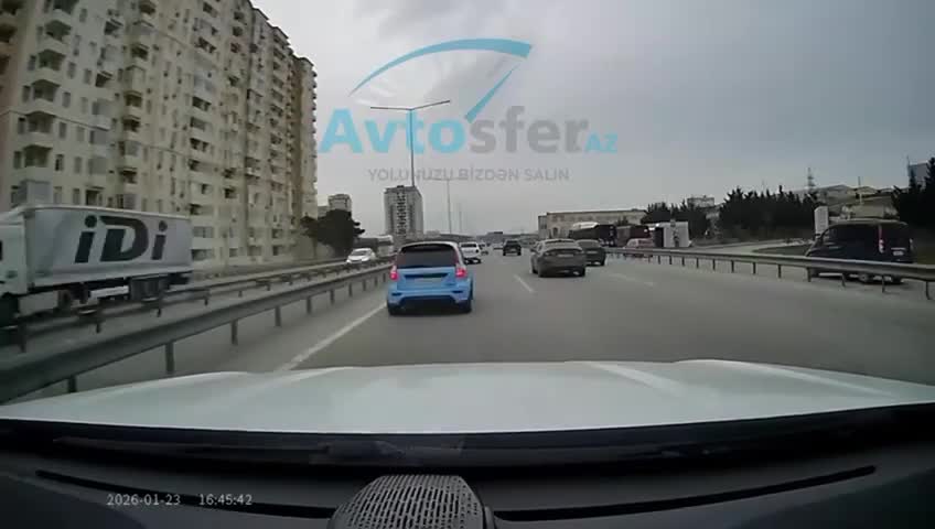 Bakı-Sumqayıt yolunda qəza: “Opel” “Changan”a çırpıldı 