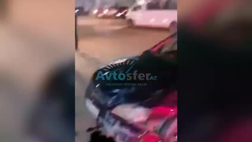 Xaçmazda “Opel”lə toqquşan “VAZ” səkiyə dırmandı