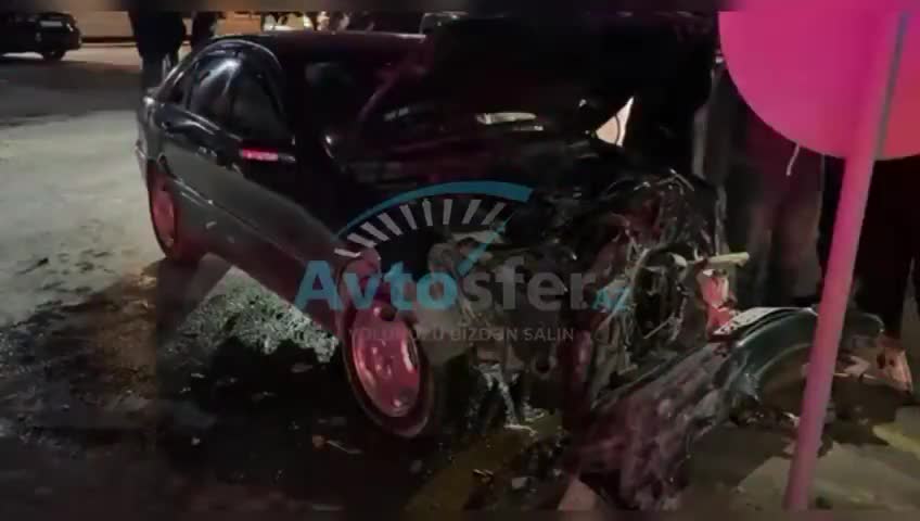 Qadın sürücü qəzaya səbəb oldu, özü isə yaralandı