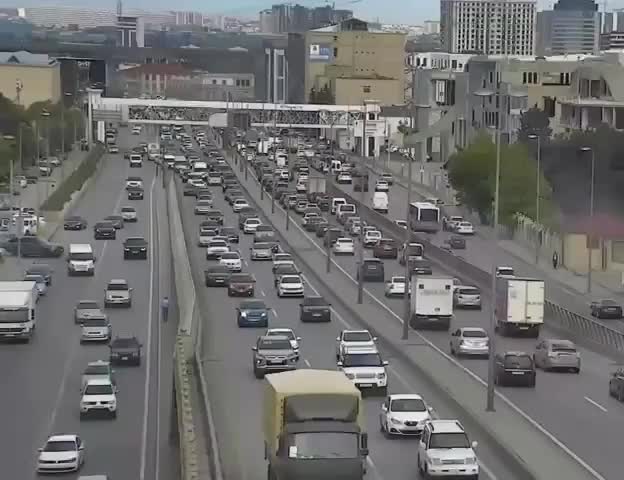 Nasaz nəqliyyat vasitələri tıxaclara səbəb olur