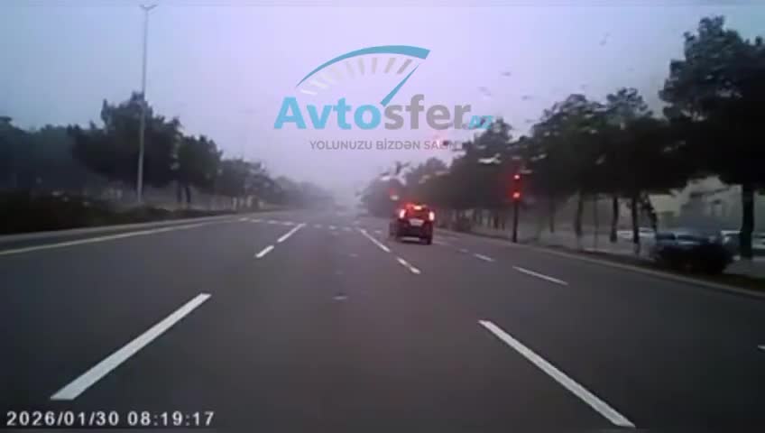 İşıqforu və piyadanı gözardı edib şütüdü