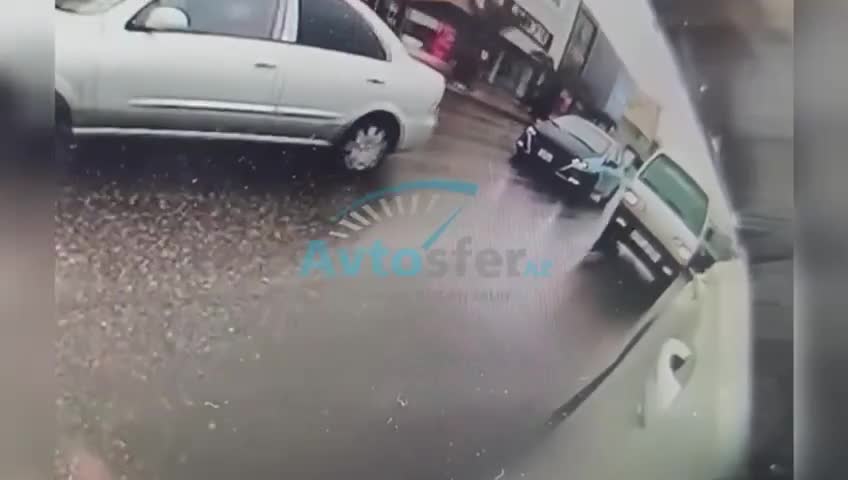 Ard-arda qayda pozan sürücü sonda qəza törətdi 