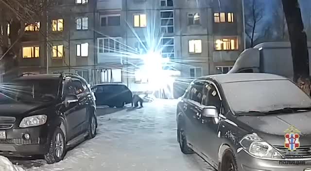 Sərxoş qadın taksi çağırmaq əvəzinə başqa maşını oğurladı 