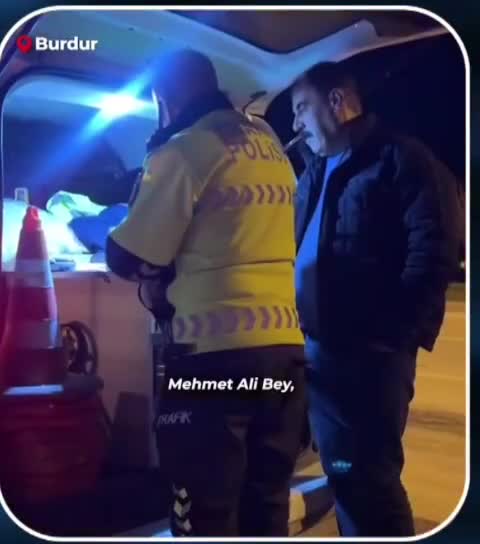 sürücü reyd zamanı polisin iradınaetiraz etdi