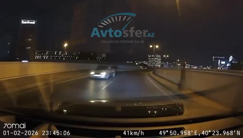 Əks yolda bir-birinin ardınca şütüyən sürücülər təhlükə saçdı