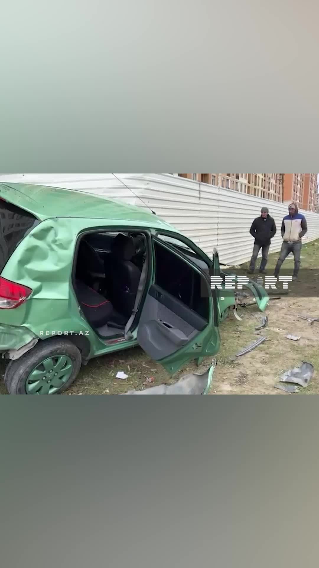 Sumqayıtda avtomobil hasara çırpılıb