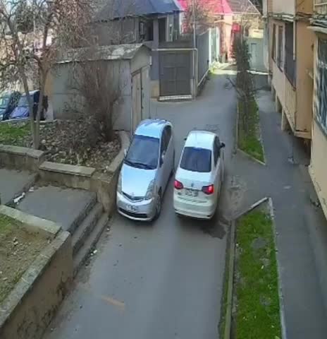 Qohumunun evindən 9 min manat oğurlayan şəxs saxlanılıb