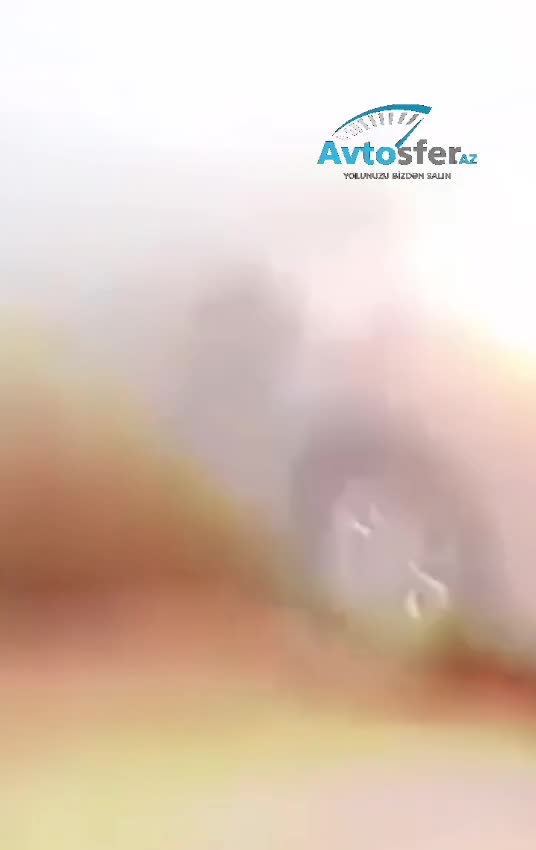  telefonla danışan xanım sürücünün başına iş gəldi 