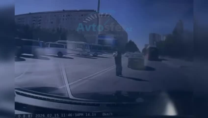 Az qala vurulan qadın maşına hücum etdi