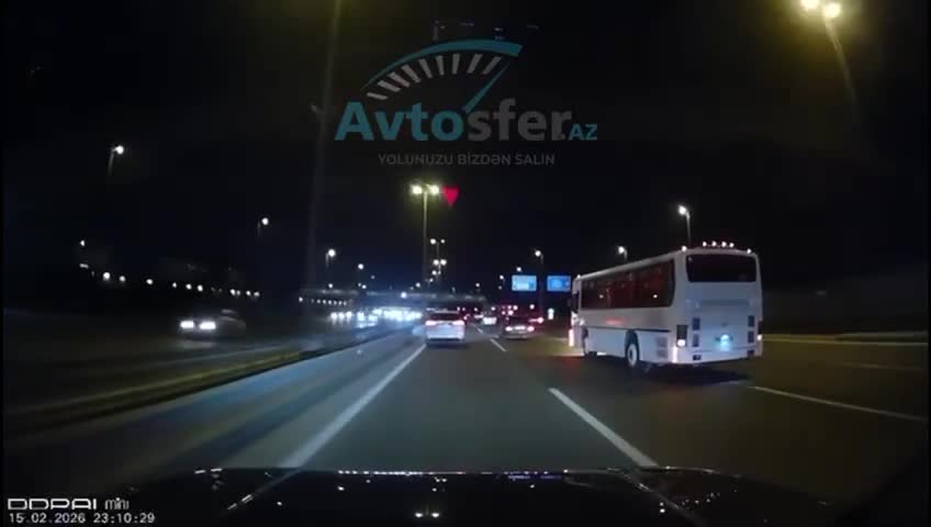 Avtobus sürücüsü az qala qəza törədəcəkdi