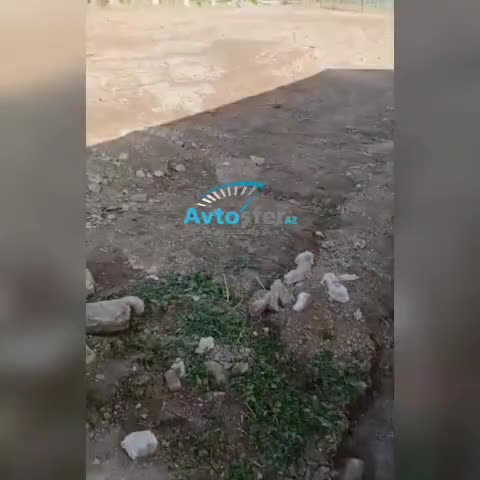 Xıdırlıda drenaj sistemi düzgün qurulmayıb, ev su altında qalır