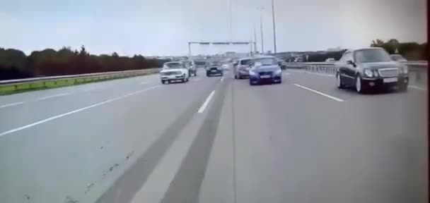 Toy karvanında avtoxuliqanlıq edən sürücü 