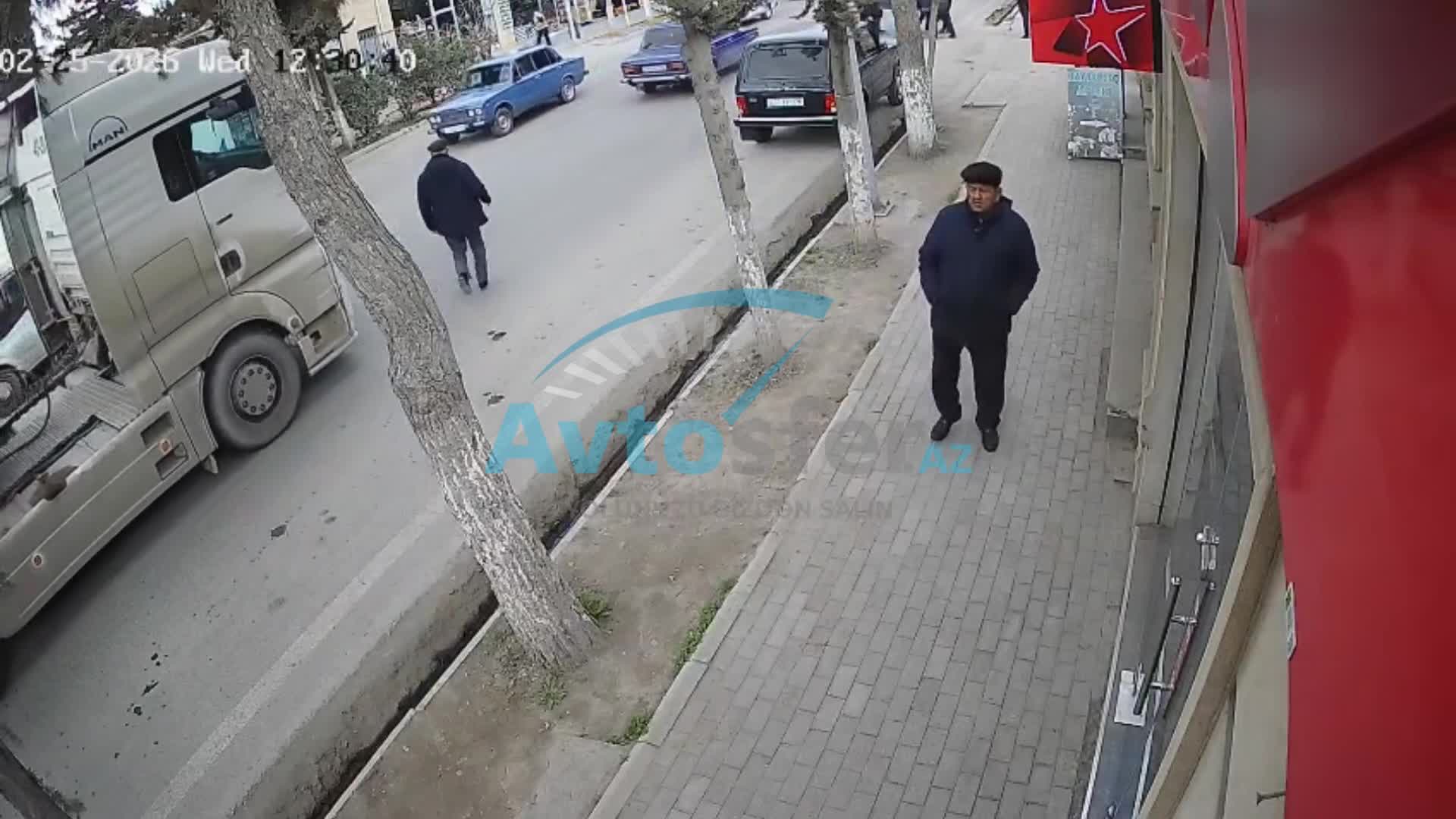 Kürdəmirdə yaşlı kişi yük maşınının altında qaldı