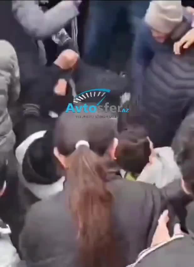 Pulsuz dönər aksiyasındakı izdiham müzakirələrə səbəb oldu 