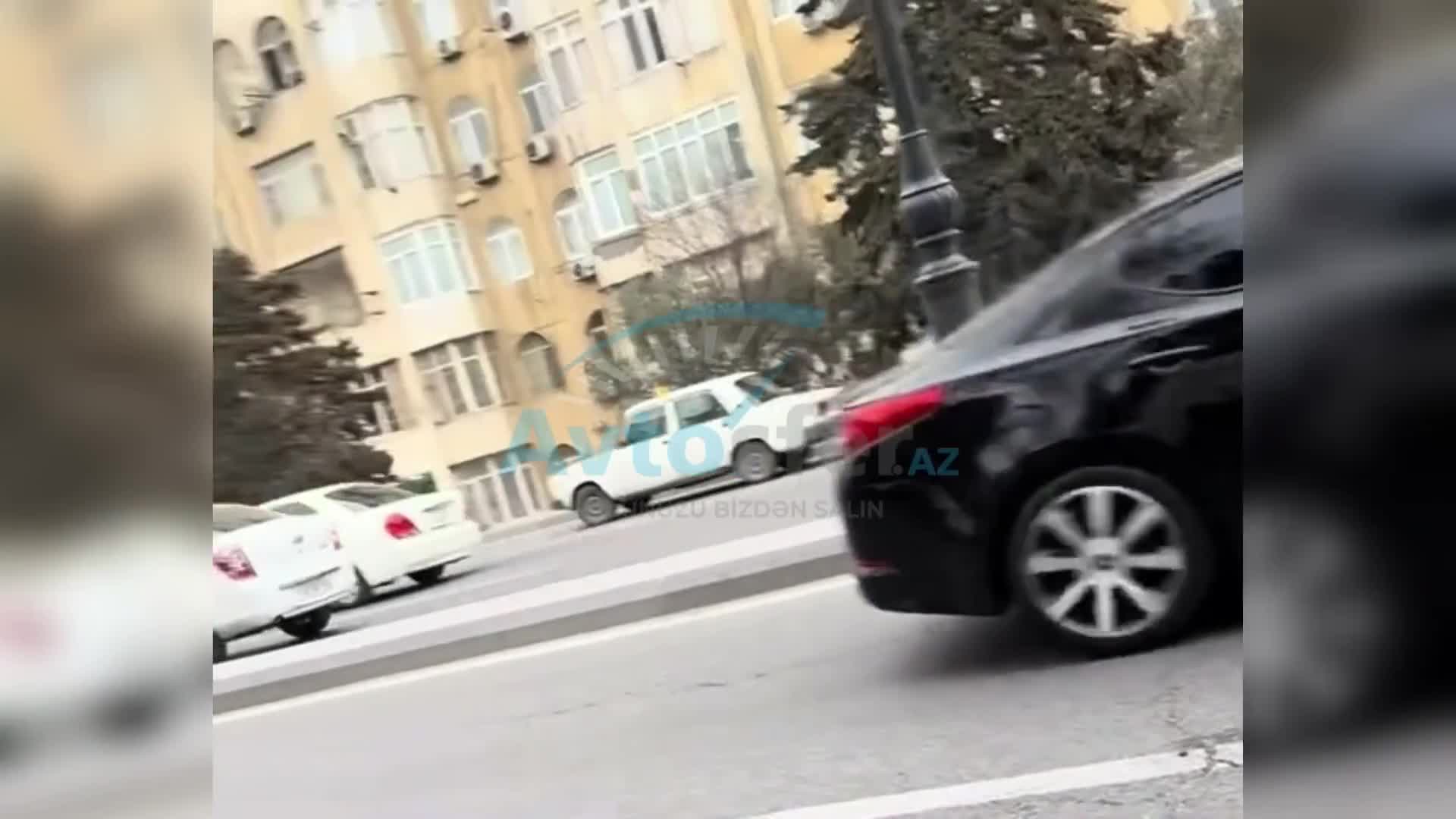 Bakıda “Range Rover” yük maşınına çırpıldı 