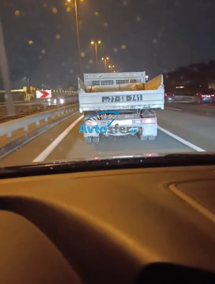 Sol zolağı zəbt edən sürücü aeroport yolunda gərginlik yaratdı