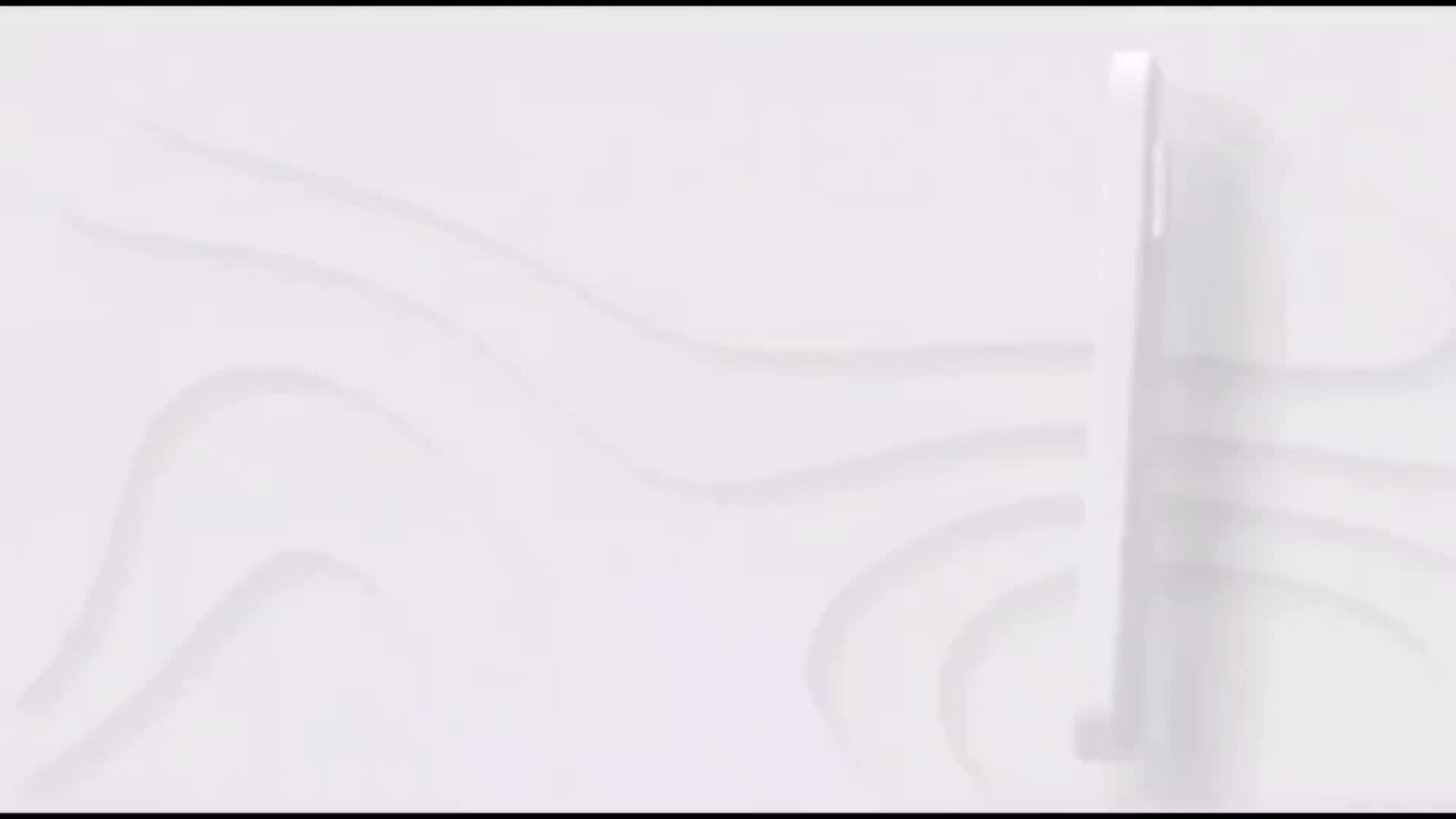 İdarəetməni itirən sürücü avtomobili otluğa aşırdı