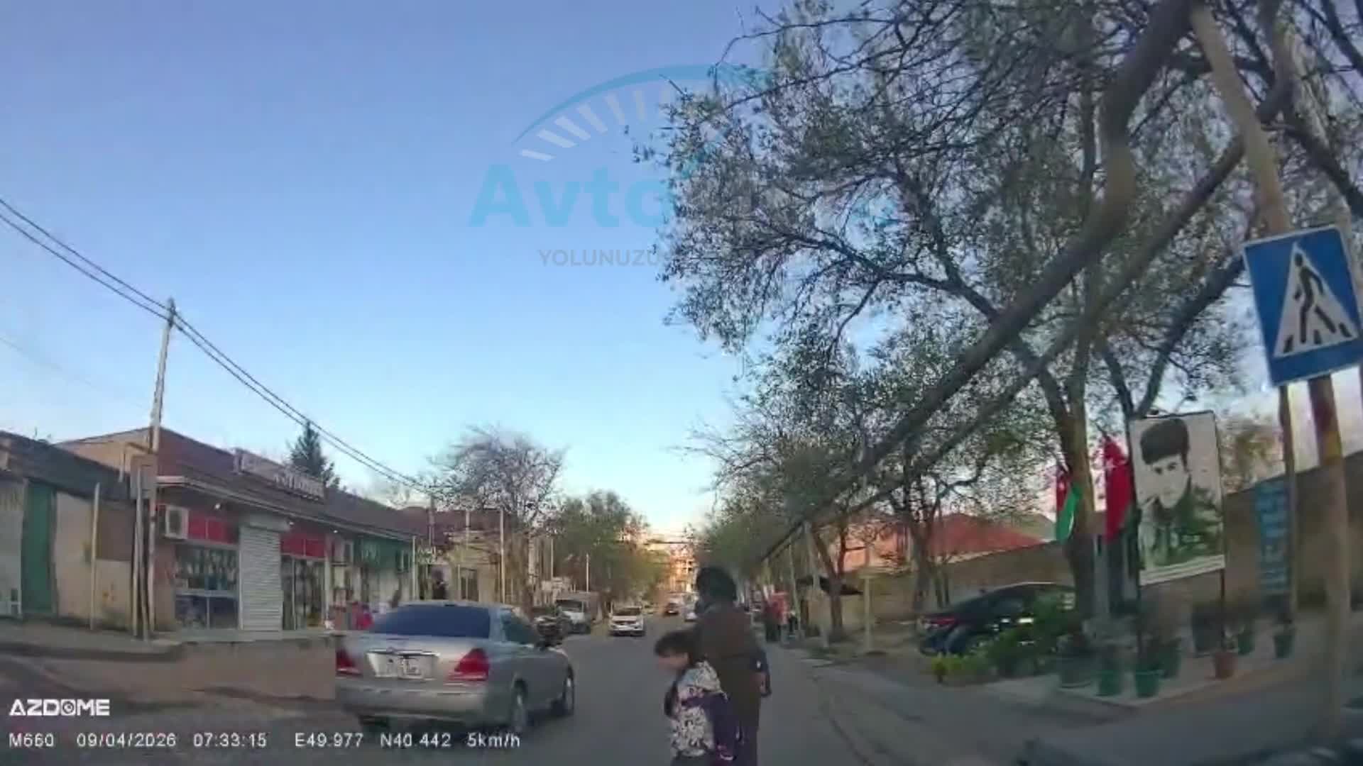 Sürücü qadın və azyaşlı övladlarını az qala vuracaqdı