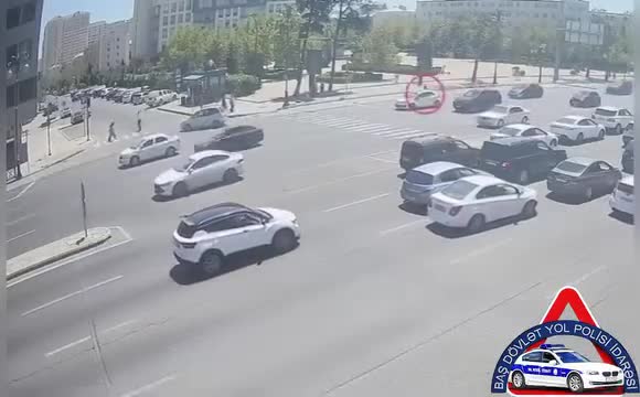 Motosiklet sürücülərinin törətdiyi qəzaların görüntüləri 