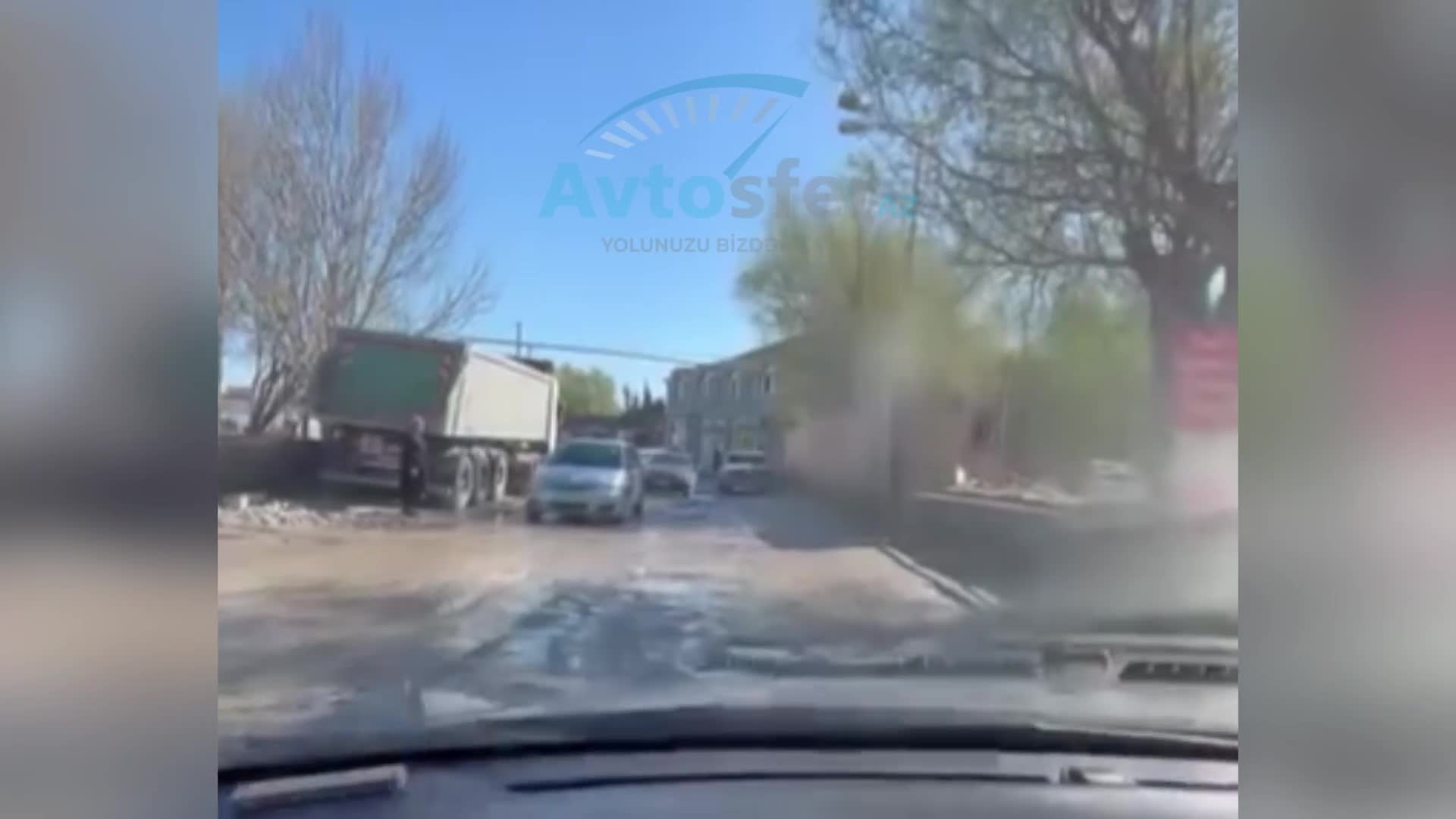 Gülçülük Sovxozunda çuxurlu yol sakinləri təngə gətirib 