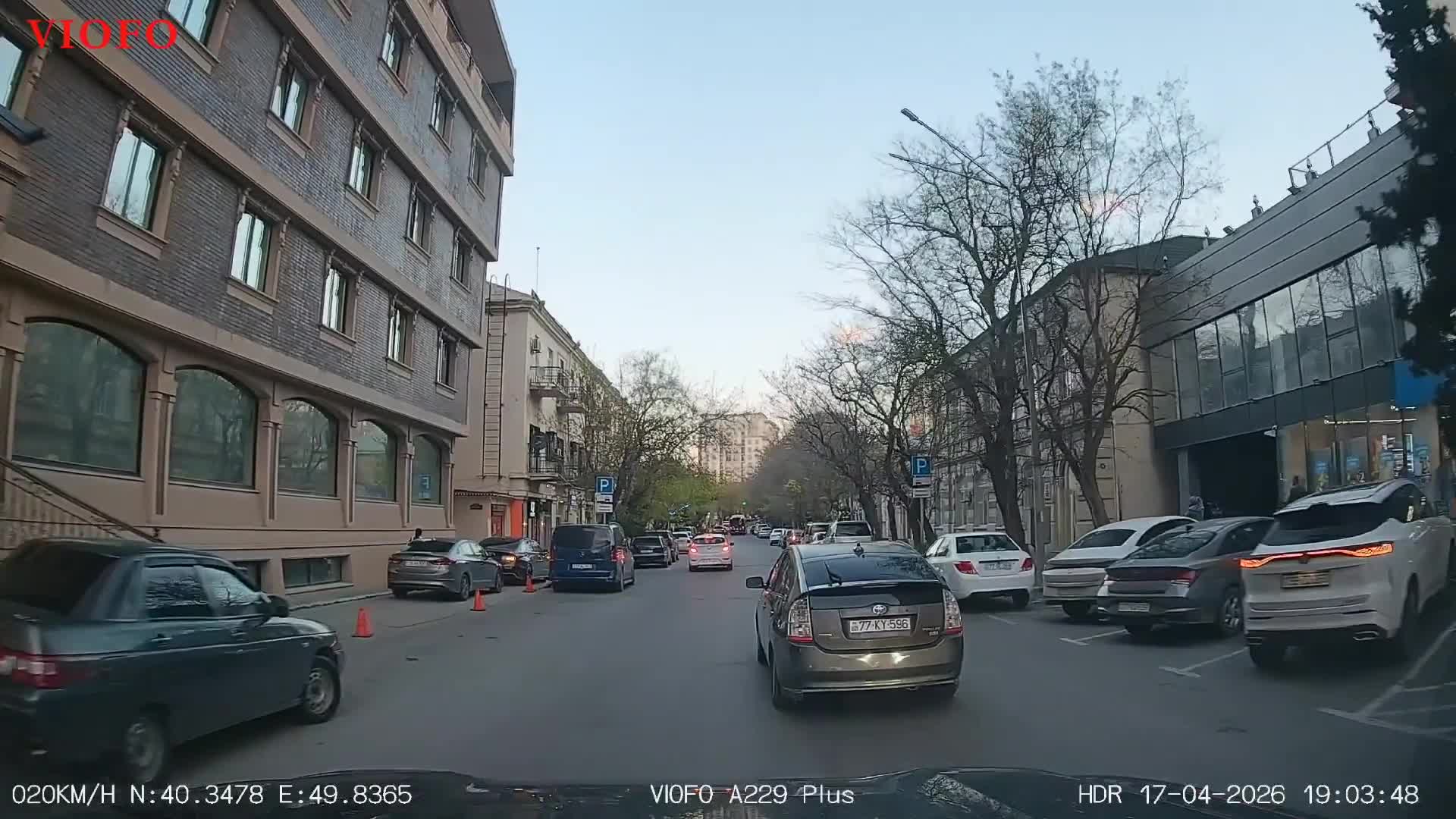 Bu küçədə qanunla hərəkət edən sürücü yoxdur