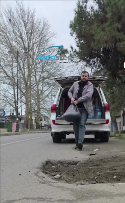 Yolda yaranan çuxurlarla bağlı dövlət qurumu iş görmədi