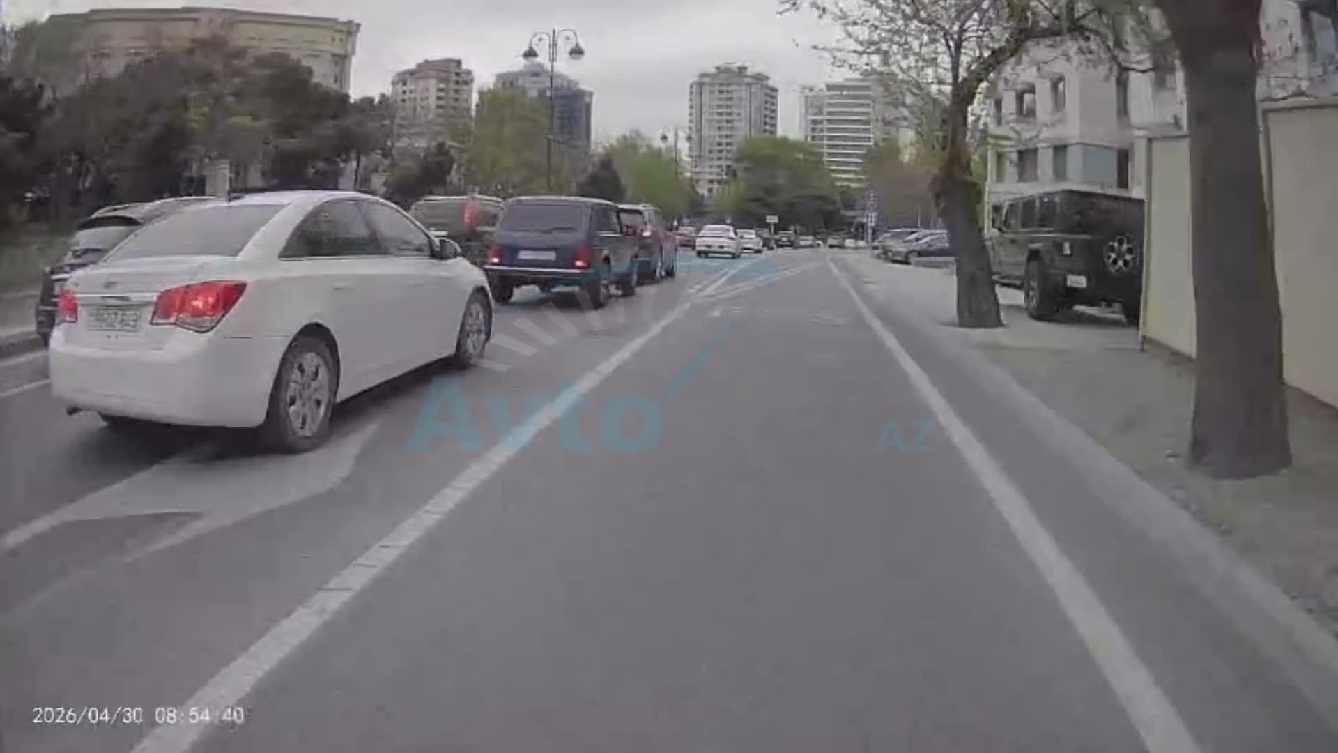 Piyadalar yolu “öz bildiyi kimi” keçdi