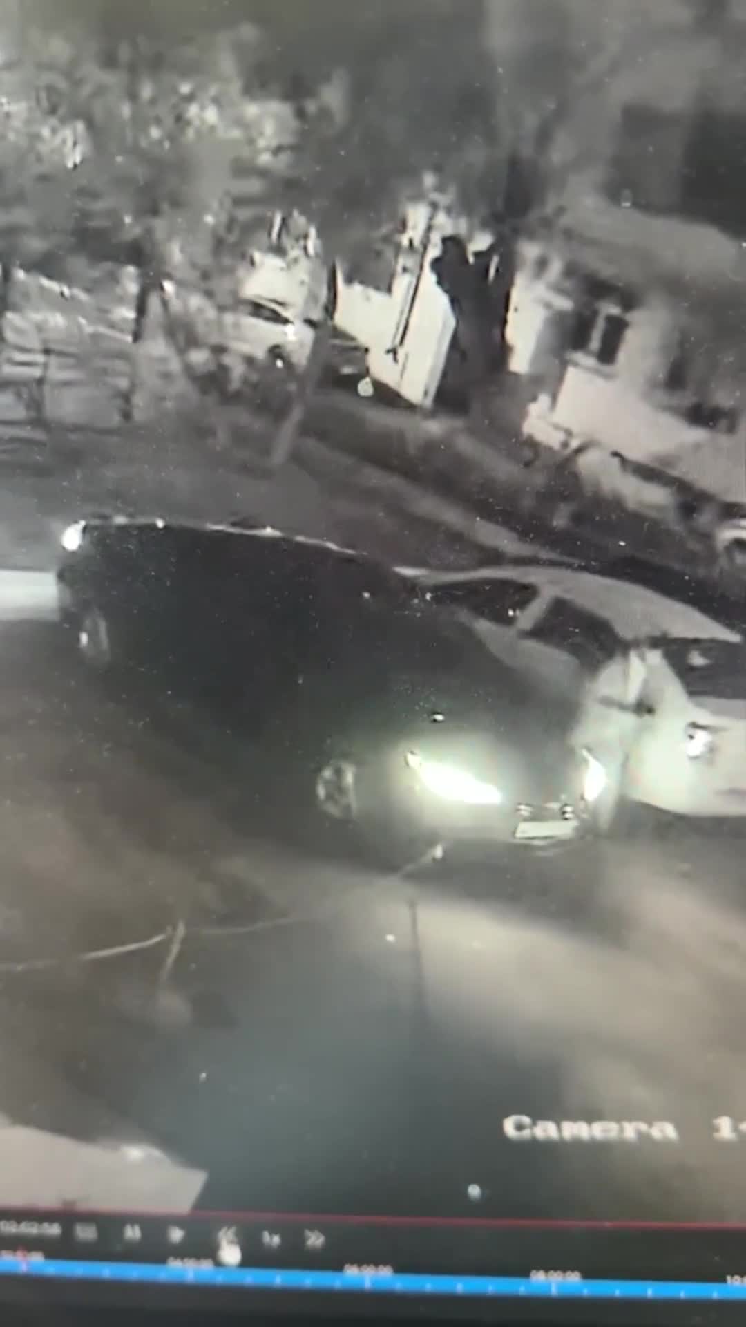 Bakıda kişi maşında yatdı, telefonu oğurlandı 