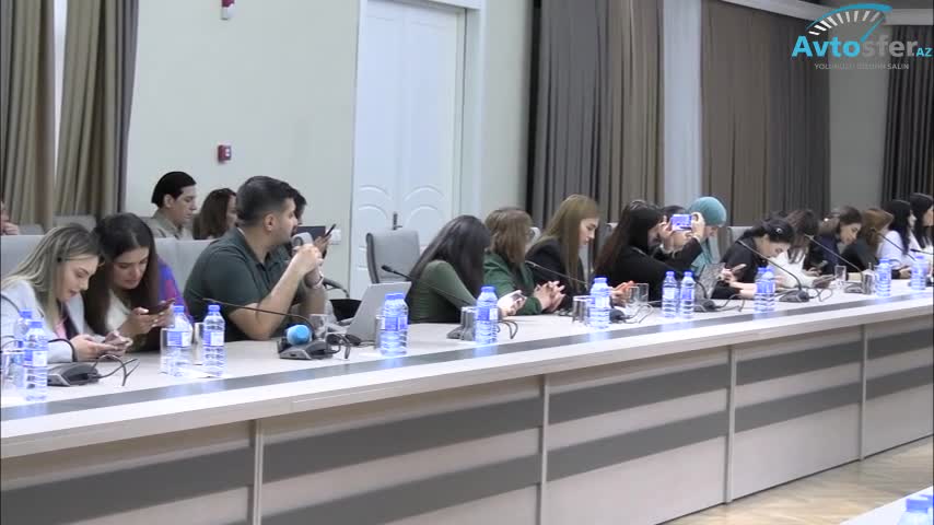 MEDİA-da dəyirmi masa