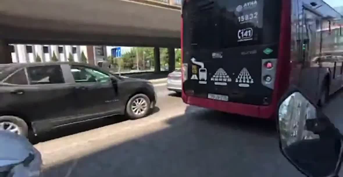  sürücüləri qayda pozmağa vadar edən YOL NİŞANI