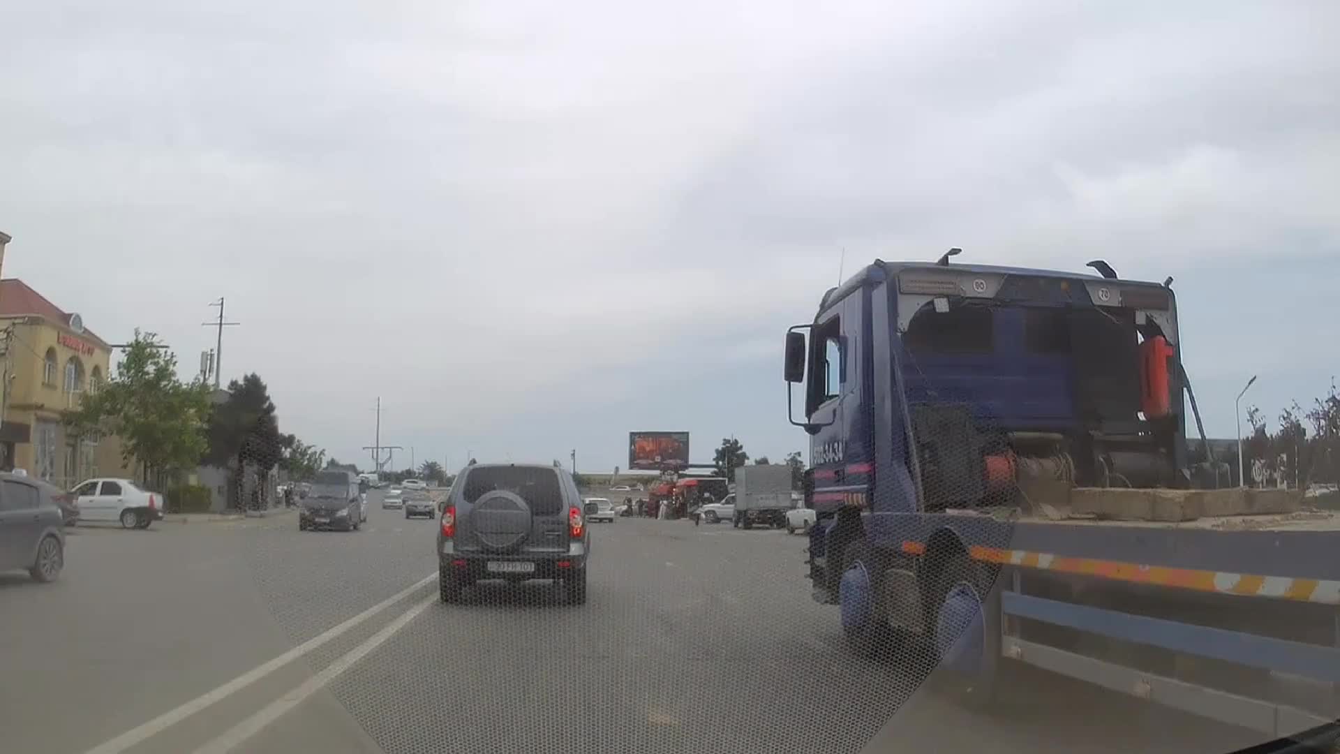 Xırdalandakı bu çuxur diqqətdən kənarda qalıb