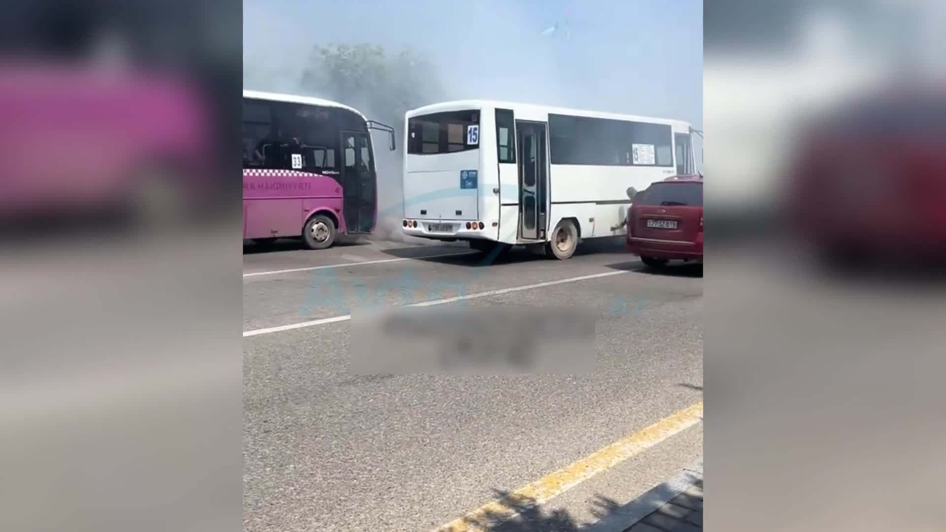 Sumqayıtda avtobus qəfil tüstüləndi 