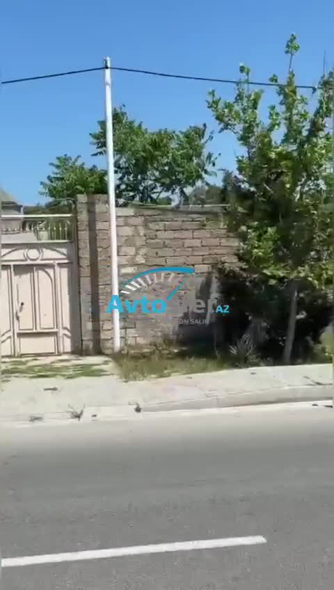 Maşını darvazanın önündə saxlayan sakin hər dəfə cərimələnir