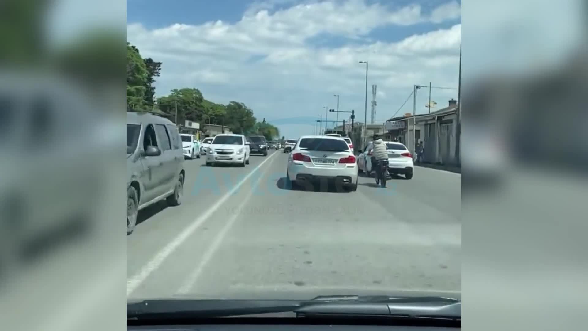 Zabrat yolunda mopedlə qaydaları alt-üst edən sürücülər 